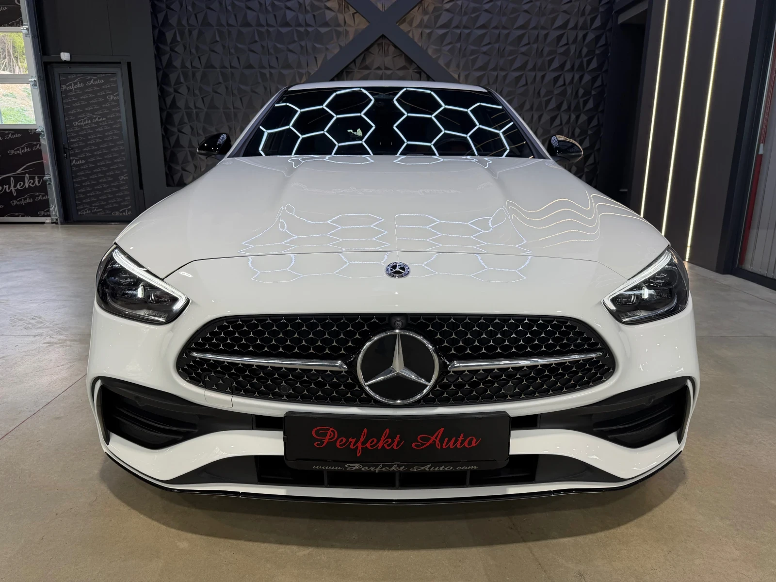Mercedes-Benz C 220 d EQ BOOST * BURMESTER* AMG PACKET* LED* ПОРЪЧКОВ , снимка 2 - Автомобили и джипове - 54366405