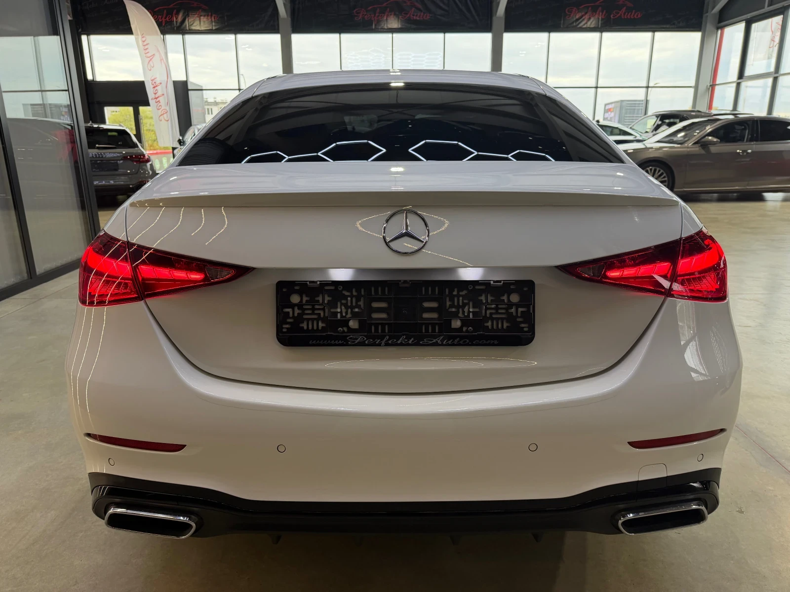 Mercedes-Benz C 220 d EQ BOOST * BURMESTER* AMG PACKET* LED* ПОРЪЧКОВ , снимка 4 - Автомобили и джипове - 54366405