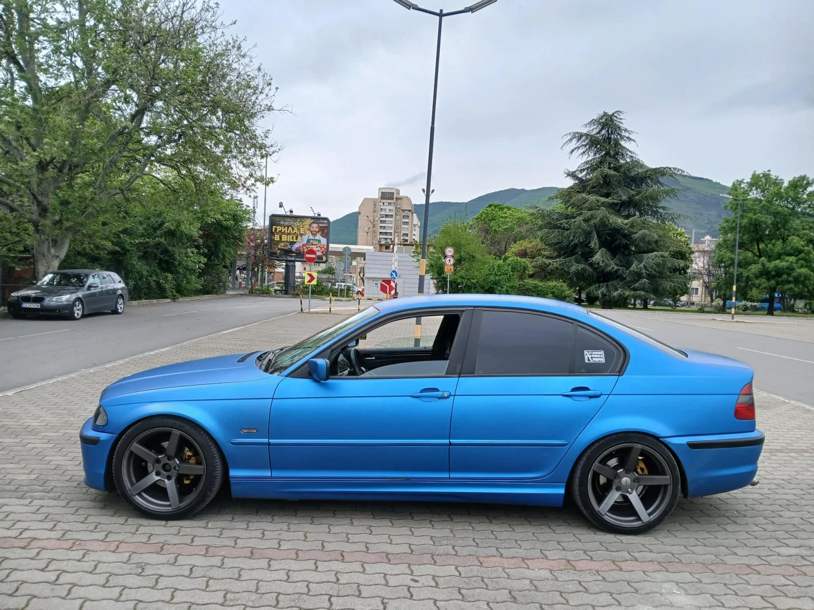 BMW 320 320d, снимка 3 - Автомобили и джипове - 54656440