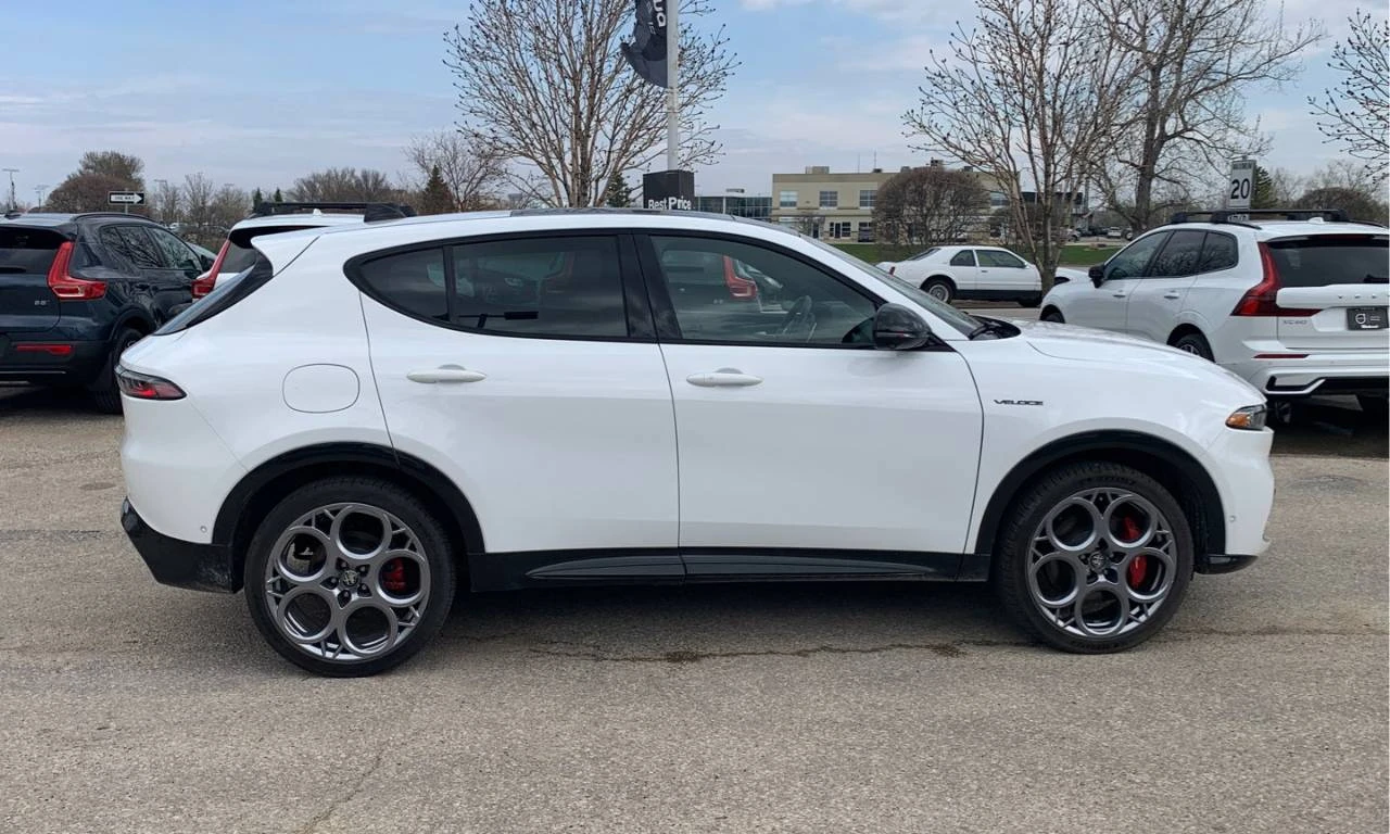 Alfa Romeo Tonale Veloce EAWD * CARFAX * АВТО КРЕДИТ * , снимка 4 - Автомобили и джипове - 54723327