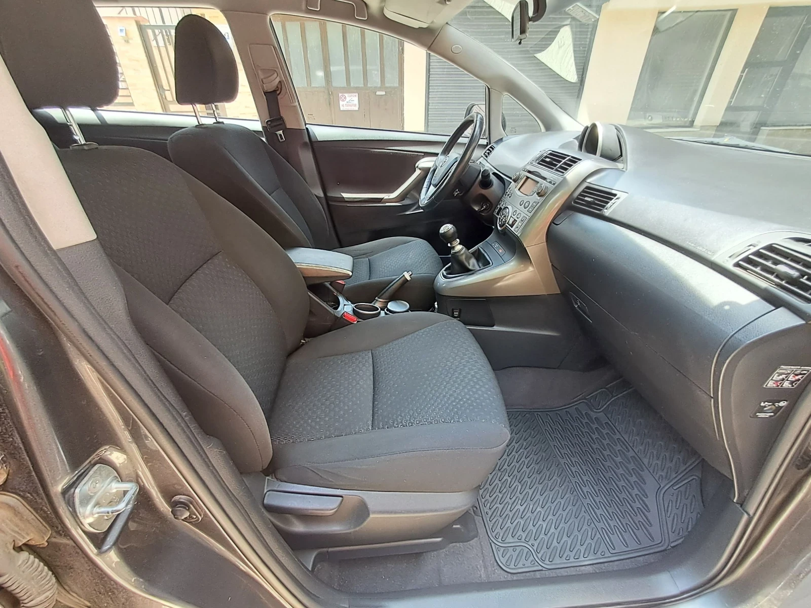Toyota Verso 2.0 d4-d 126k, снимка 10 - Автомобили и джипове - 54799080