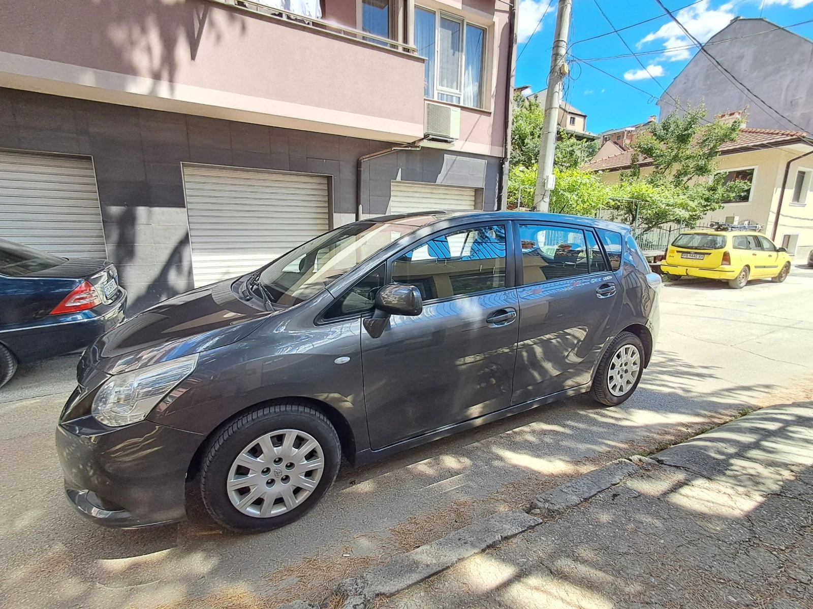 Toyota Verso 2.0 d4-d 126k, снимка 4 - Автомобили и джипове - 54799080