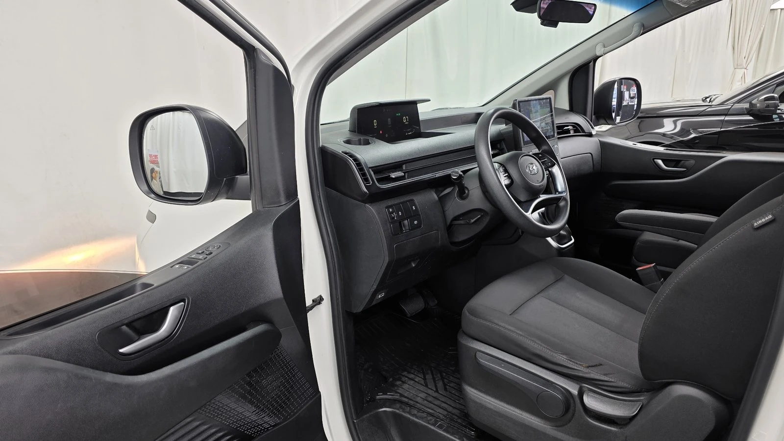 Hyundai Staria Cargo* BLIND SPOT* КРАЙНА ЦЕНА, снимка 10 - Автомобили и джипове - 55318964