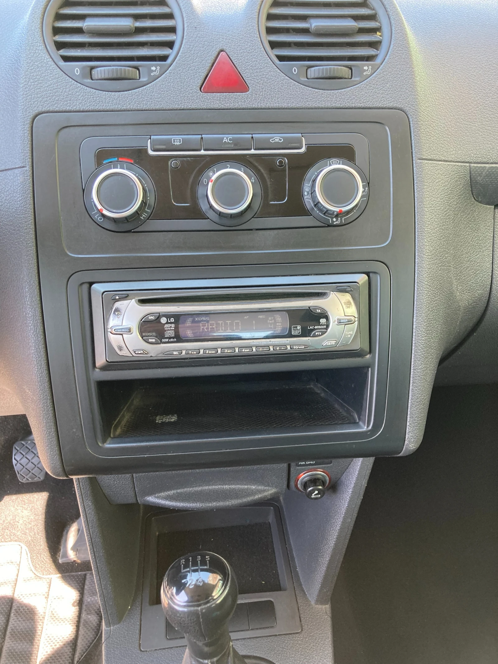 VW Caddy III, снимка 8 - Автомобили и джипове - 55450724