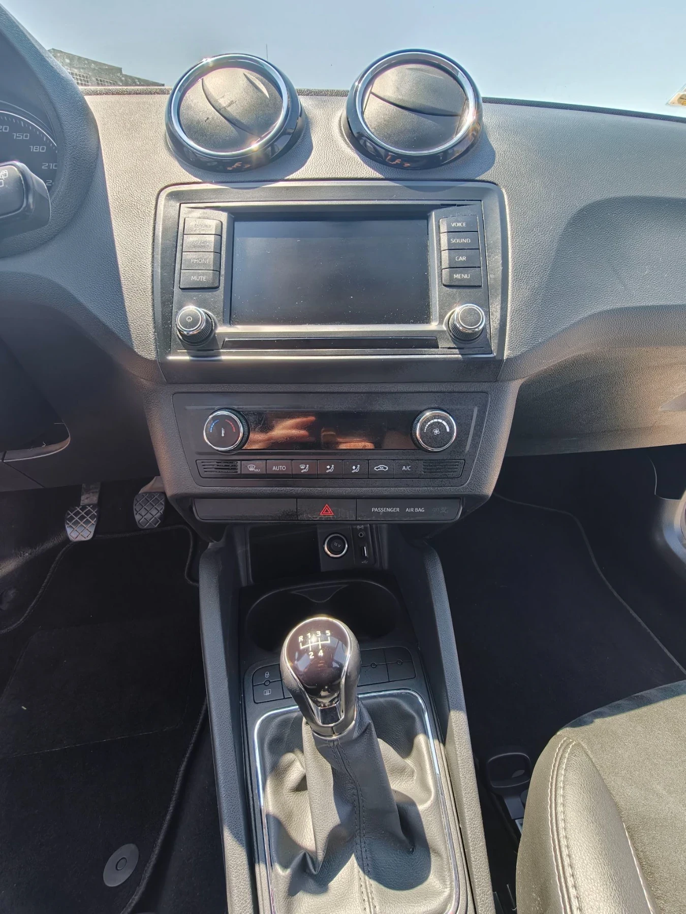 Seat Ibiza 1.2 TSI Style , снимка 12 - Автомобили и джипове - 55594906