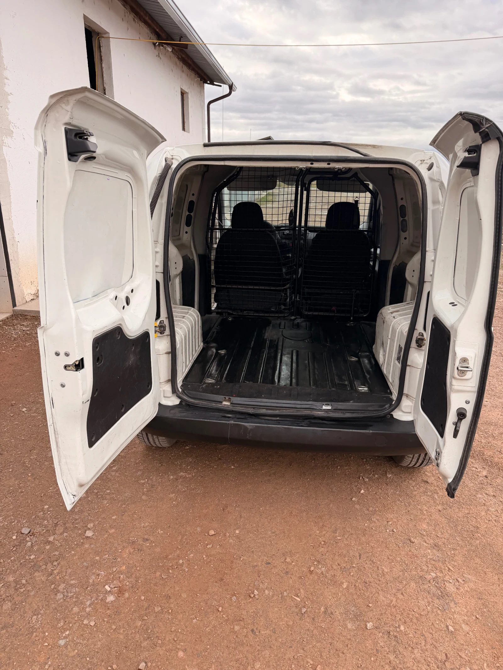 Peugeot Bipper 1.3 HDI, снимка 9 - Автомобили и джипове - 56728704