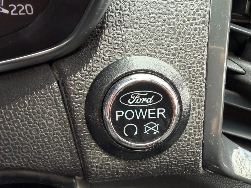 Ford EcoSport 1.5TDCI TITANIUM KEY LESS GO, снимка 17 - Автомобили и джипове - 53558858