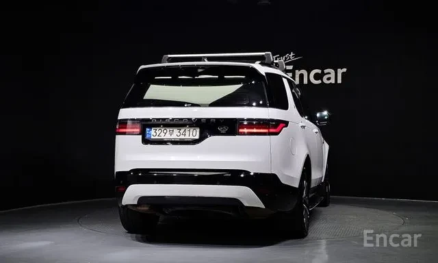 Land Rover Discovery 5 P360 R-Dynamic SE| AWD| LEATHER| PANORAMA, снимка 4 - Автомобили и джипове - 55230684