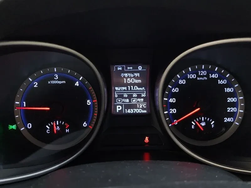 Hyundai Santa fe 2.0 CRDi 4WD - САМО 30% АВАНС, снимка 8 - Автомобили и джипове - 56159119