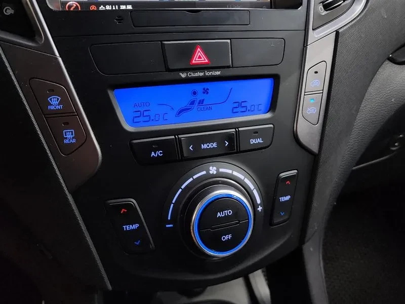 Hyundai Santa fe 2.0 CRDi 4WD - САМО 30% АВАНС, снимка 17 - Автомобили и джипове - 56159119