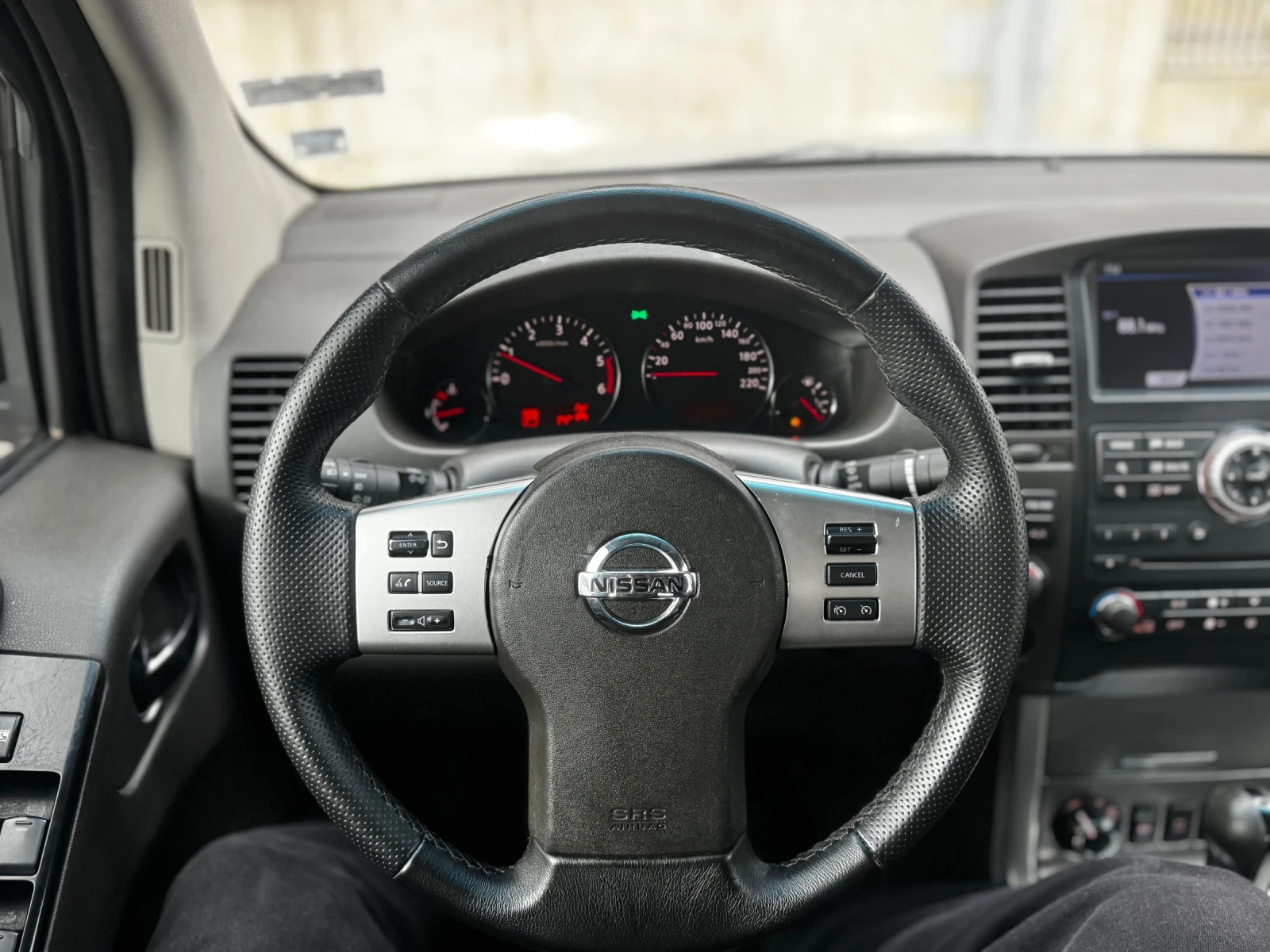 Nissan Navara 3.0 DCI/АВТОМАТ/КОЖА - изображение 9