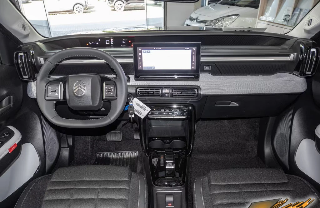 Citroen C3 Aircross НОВ!/HYBRID/145HP/E-DSC6/NAVI/HUD/PDC/CARPLAY/307f - изображение 4