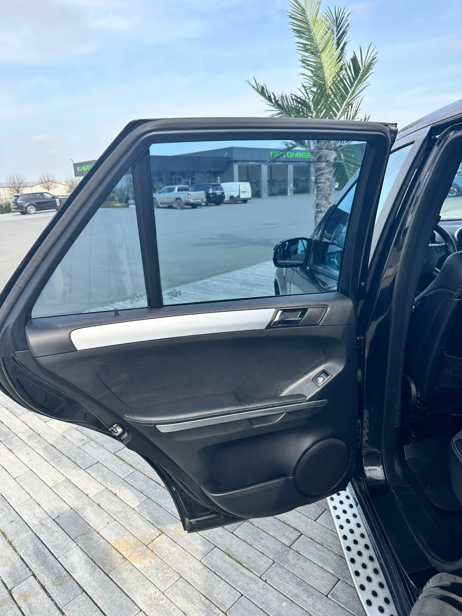 Mercedes-Benz ML 320, снимка 13 - Автомобили и джипове - 54202402