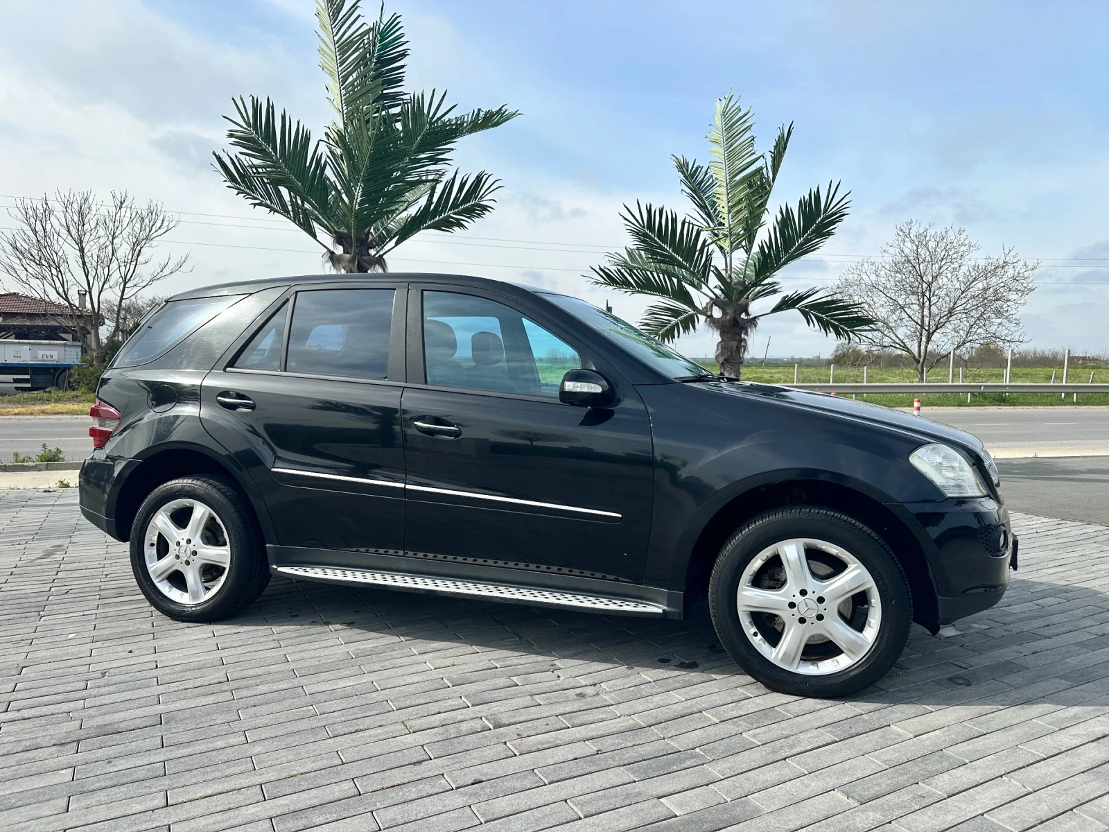 Mercedes-Benz ML 320, снимка 6 - Автомобили и джипове - 54202402