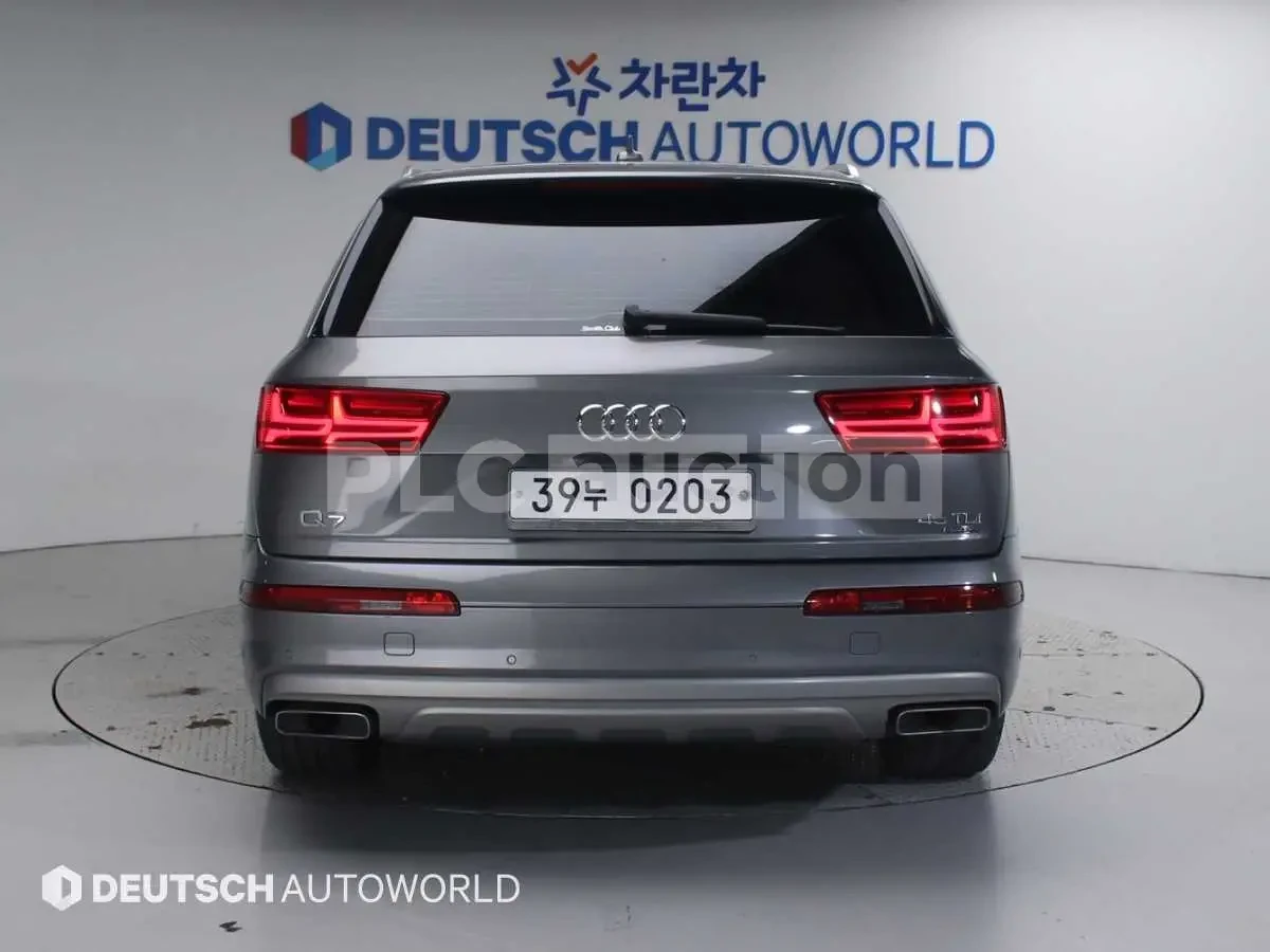 Audi Q7 ОБДУХВАНЕ/ПАНОРАМА/ДИСТРОНИК/360, снимка 4 - Автомобили и джипове - 54252642