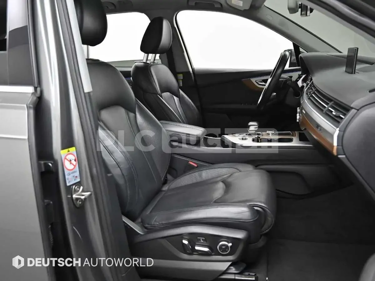 Audi Q7 ОБДУХВАНЕ/ПАНОРАМА/ДИСТРОНИК/360, снимка 12 - Автомобили и джипове - 54252642