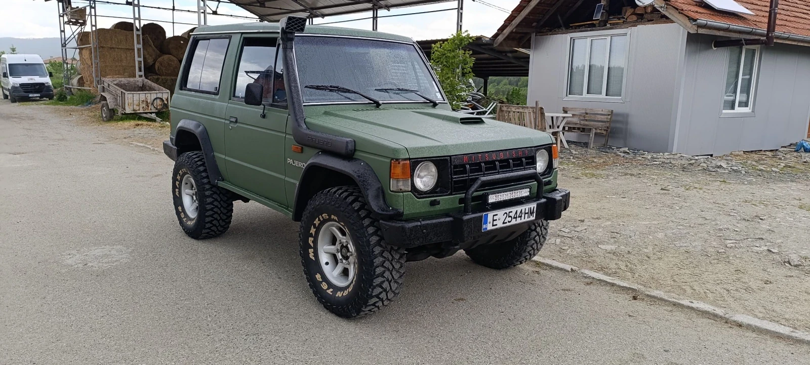 Mitsubishi Pajero 2.5 , снимка 13 - Автомобили и джипове - 54744013