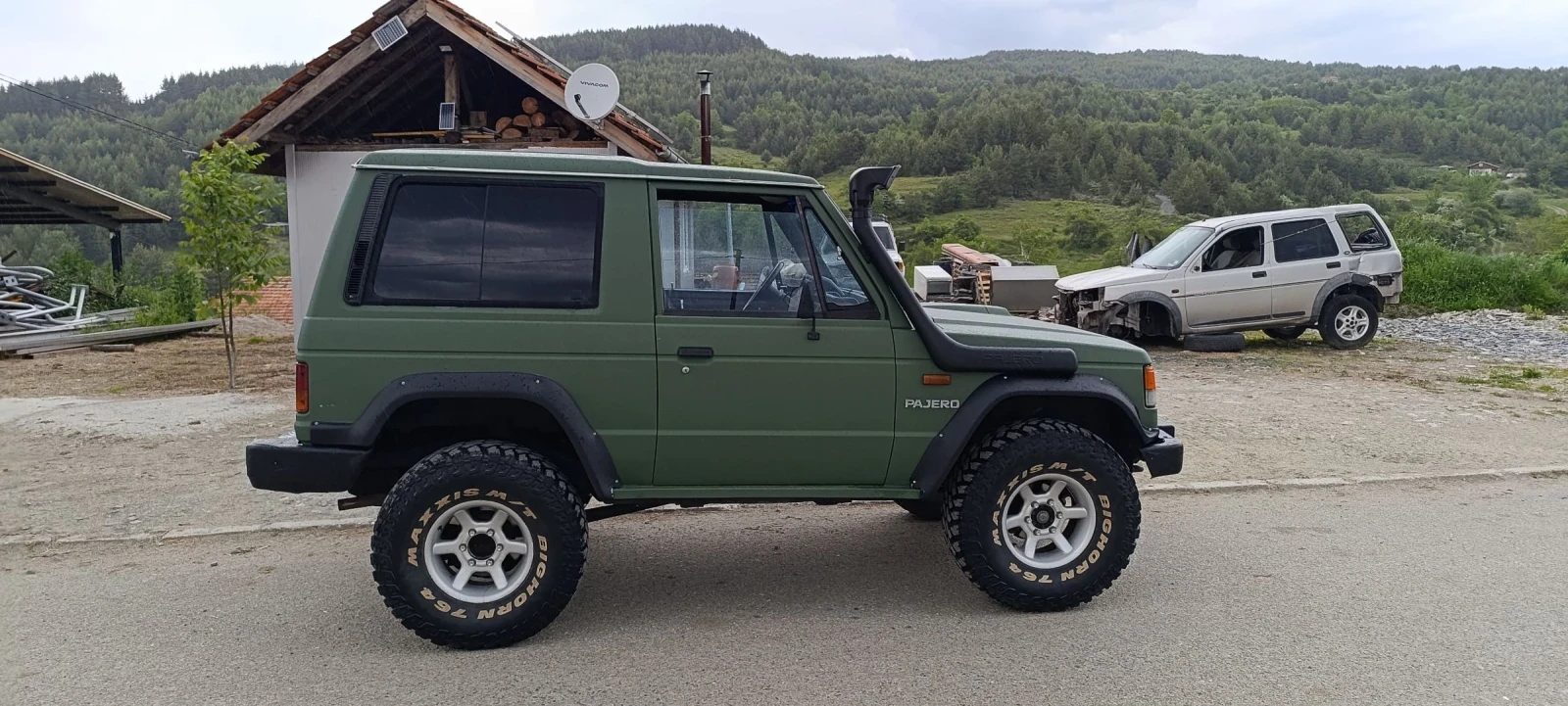 Mitsubishi Pajero 2.5 , снимка 12 - Автомобили и джипове - 54744013