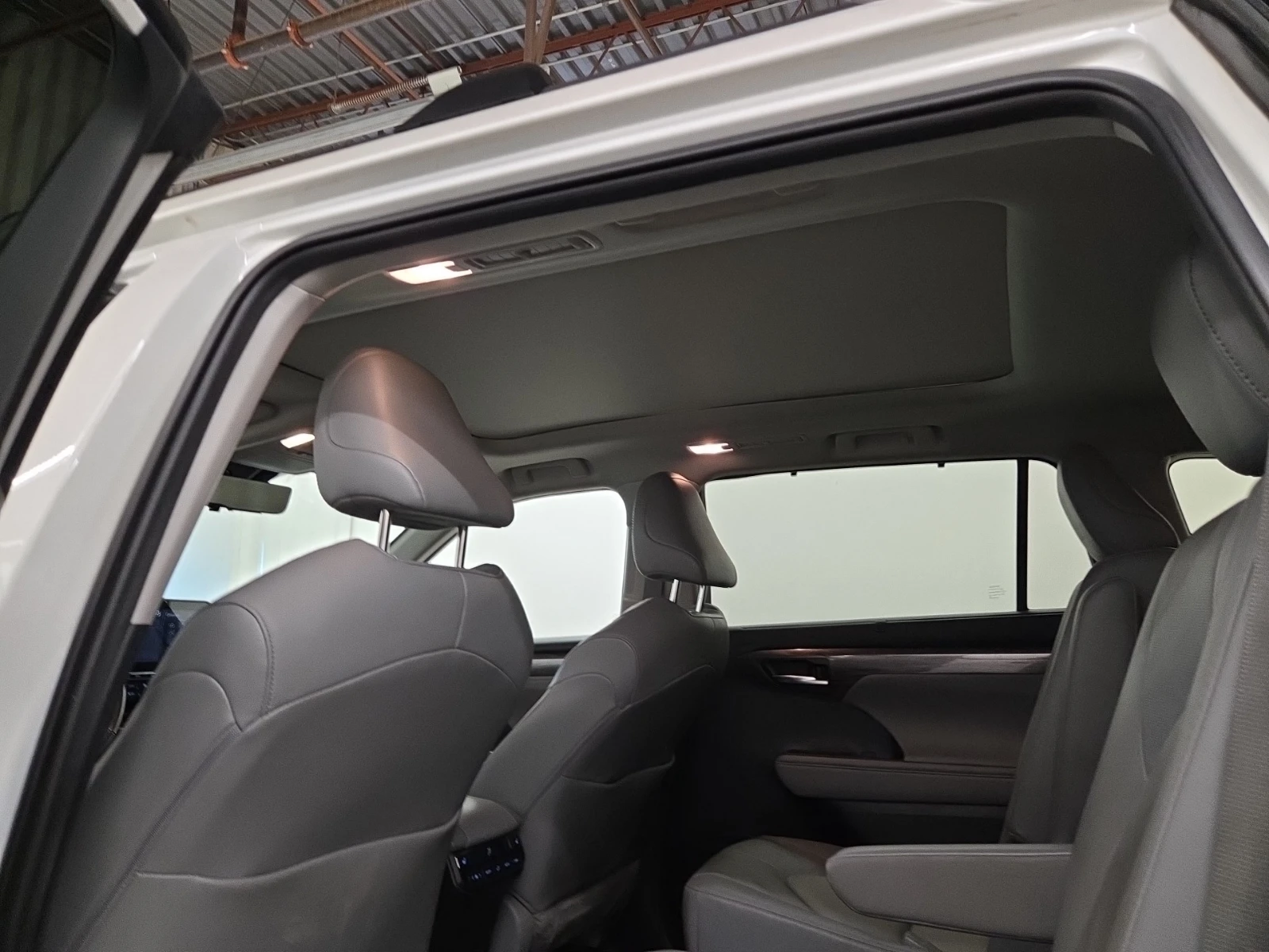 Toyota Highlander LIMITED, снимка 16 - Автомобили и джипове - 54858615