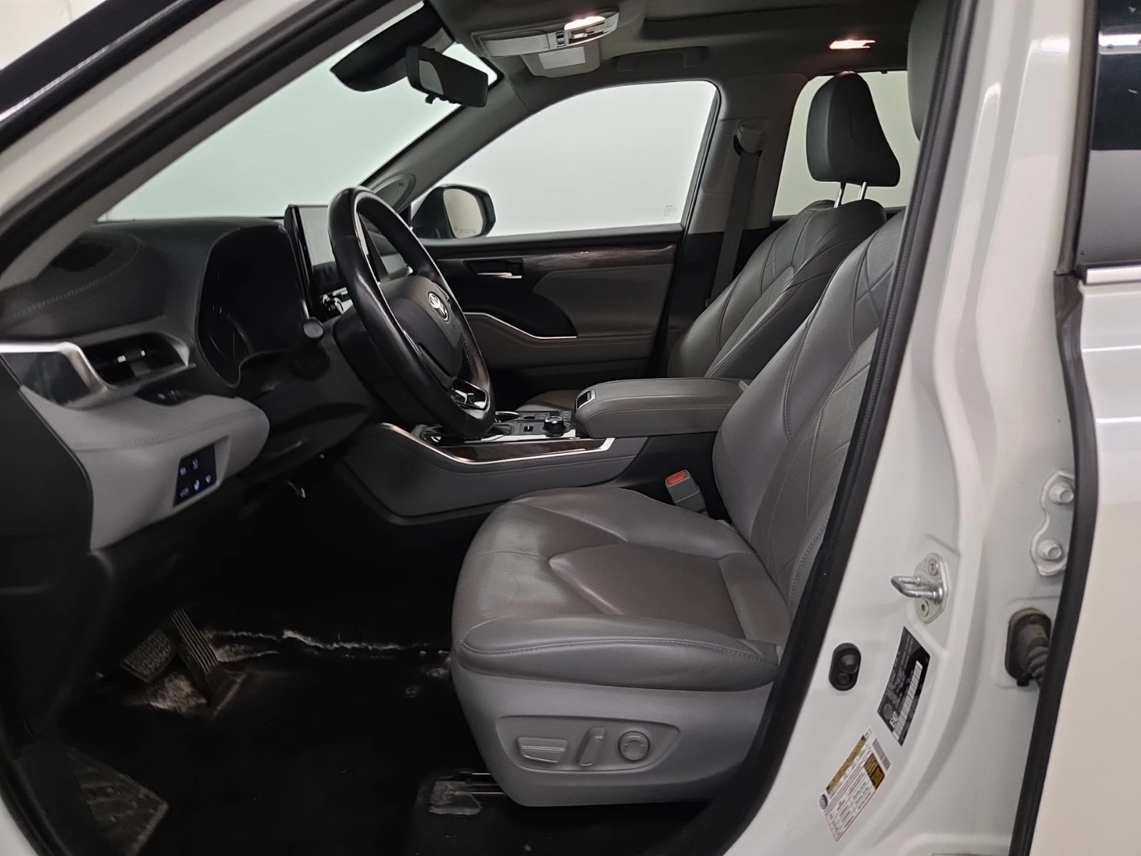 Toyota Highlander LIMITED, снимка 8 - Автомобили и джипове - 54858615