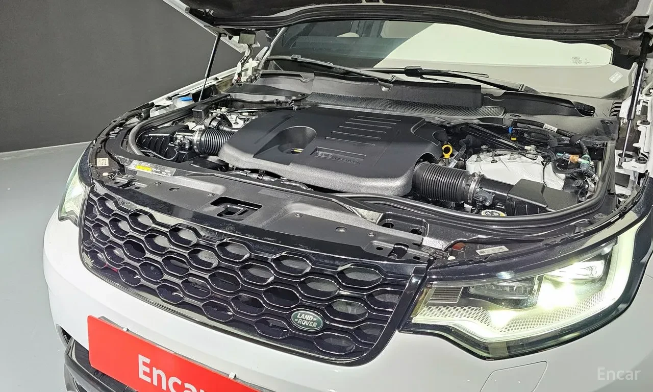 Land Rover Discovery 5 P360 R-Dynamic SE| AWD| LEATHER| PANORAMA, снимка 6 - Автомобили и джипове - 55230684