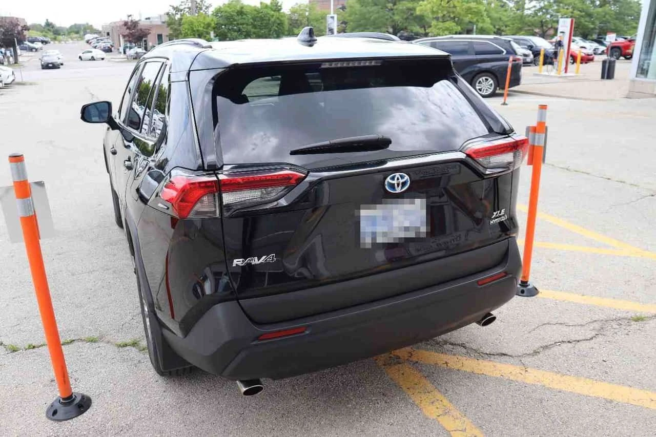 Toyota Rav4 * Hybrid XLE * АВТОКРЕДИТ БЕЗ ПЪРВОНАЧАЛНА ВНОСКА*, снимка 4 - Автомобили и джипове - 55581637