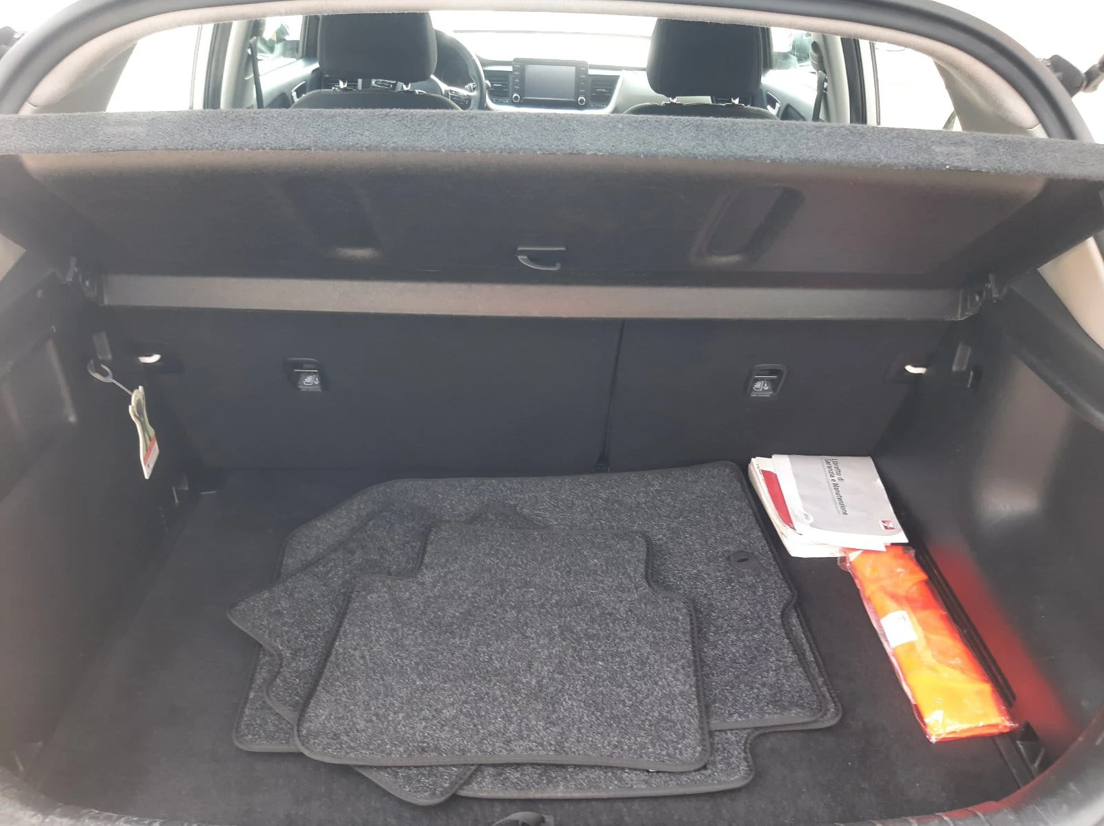 Kia Stonic * 6-СКОРОСТИ*  * EURO-6D* , снимка 8 - Автомобили и джипове - 55587535