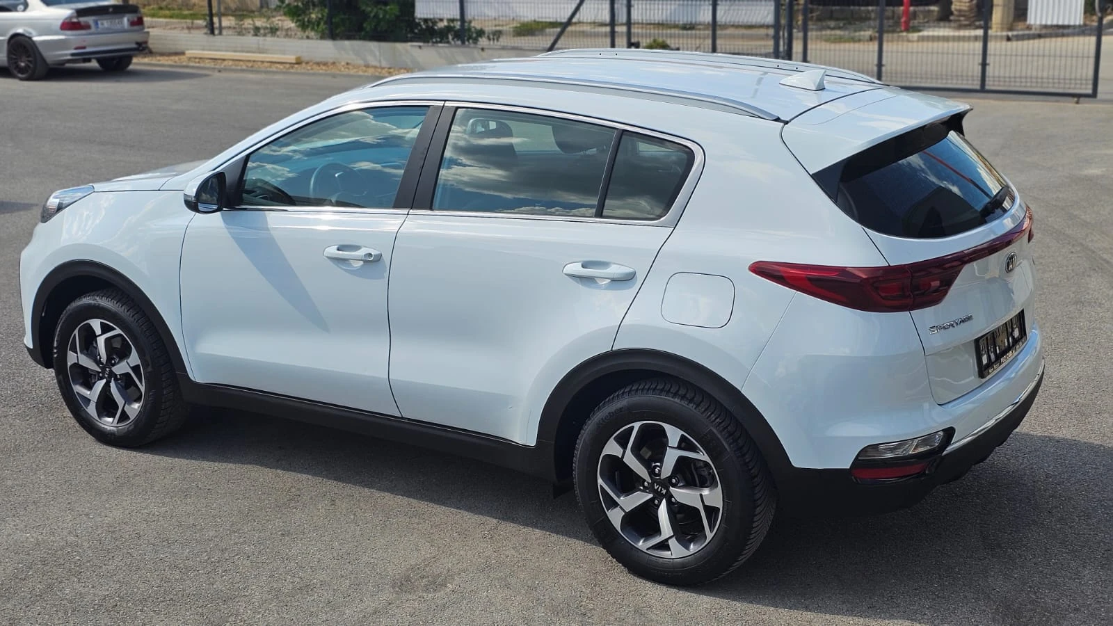 Kia Sportage 1.6i LPG 6SP IT-ПЪЛНА ИСТОРИЯ-ТОП СЪСТ.-ЛИЗИНГ, снимка 4 - Автомобили и джипове - 55951390