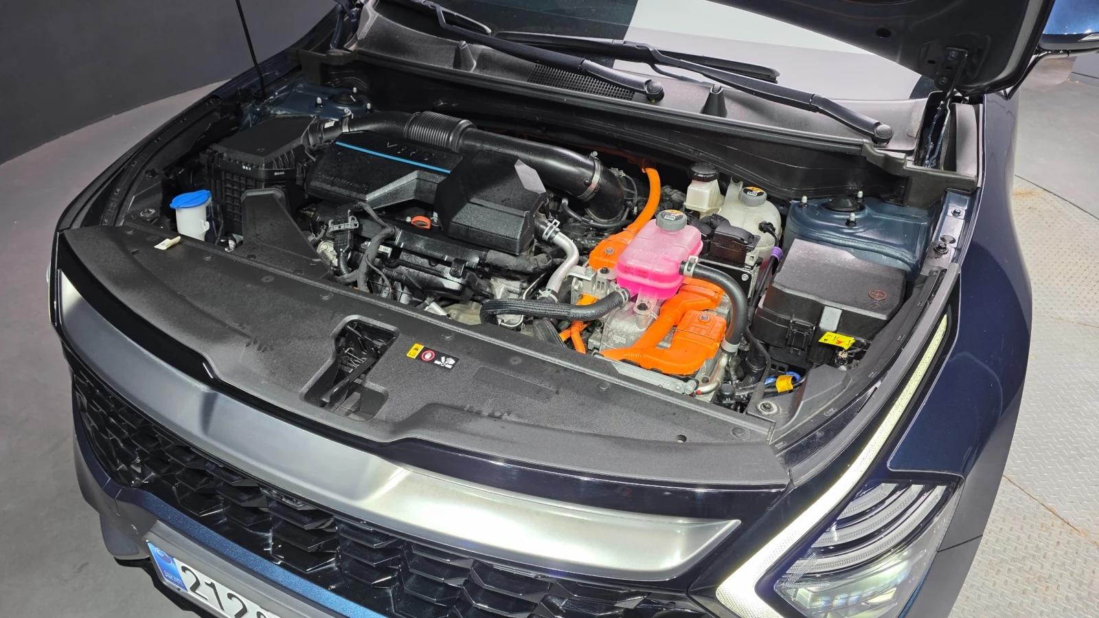 Kia Sportage Hybrid Signature 4WD, снимка 13 - Автомобили и джипове - 56046379