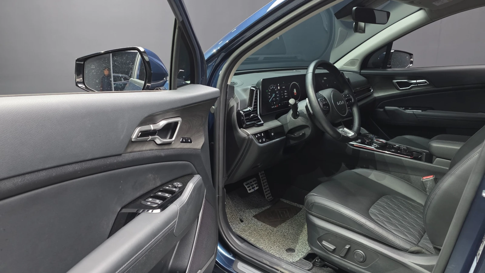 Kia Sportage Hybrid Signature 4WD, снимка 3 - Автомобили и джипове - 56046379