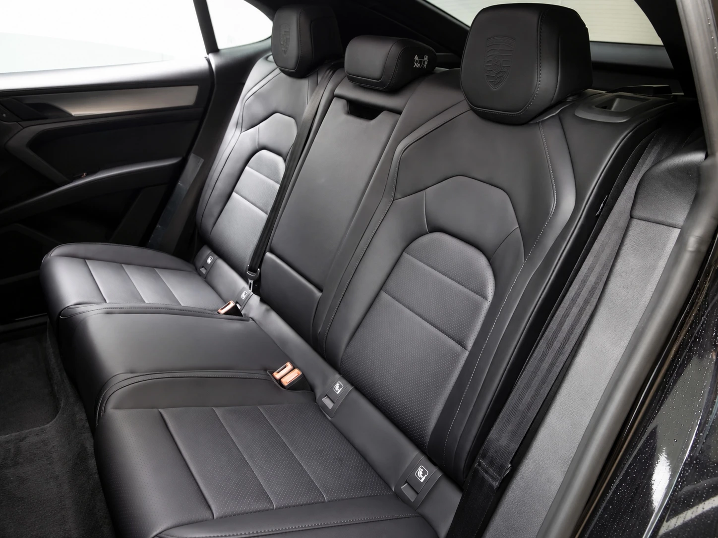 Porsche Cayenne Coupe Electric, снимка 9 - Автомобили и джипове - 56552711