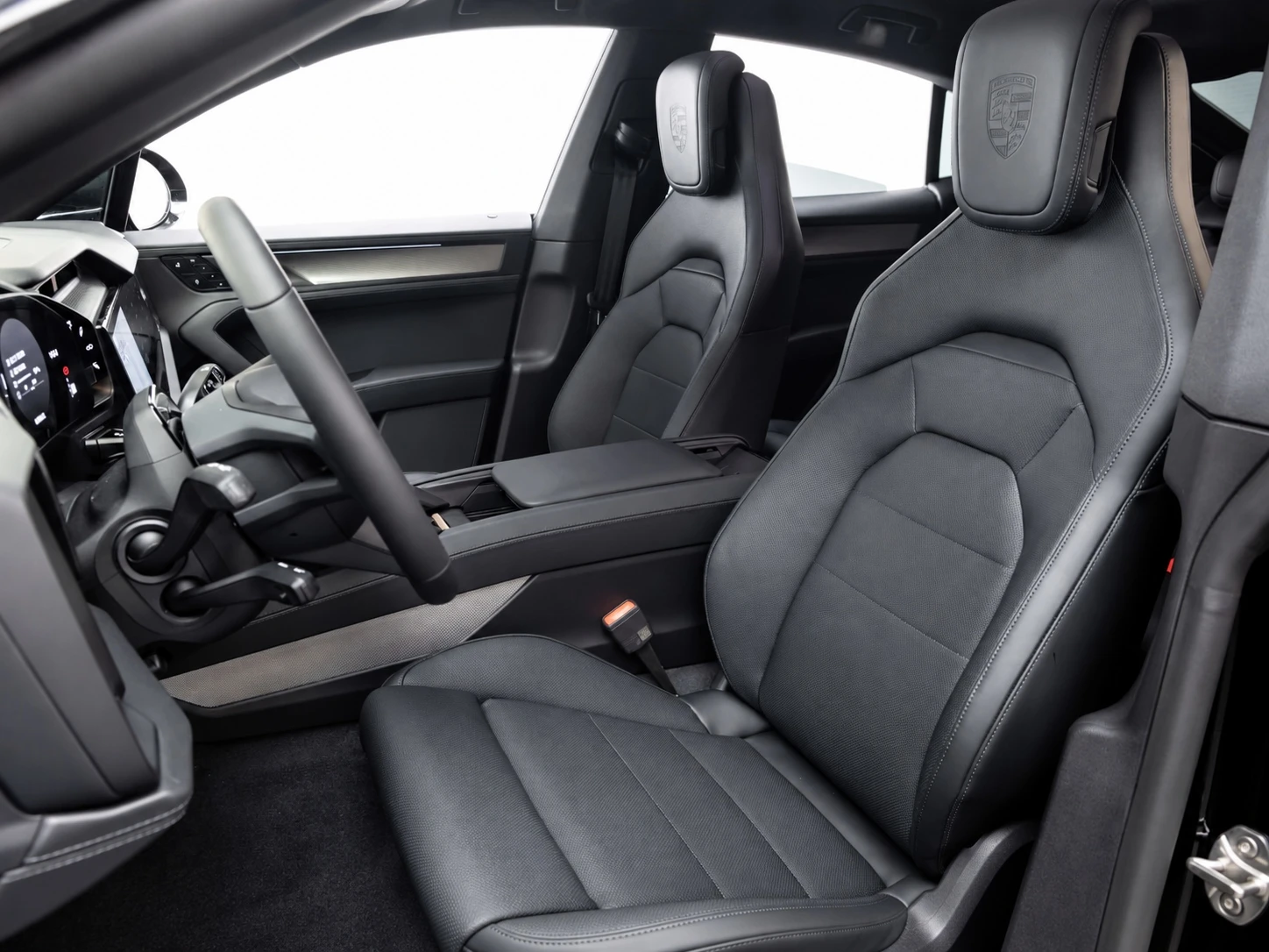 Porsche Cayenne Coupe Electric, снимка 6 - Автомобили и джипове - 56552711