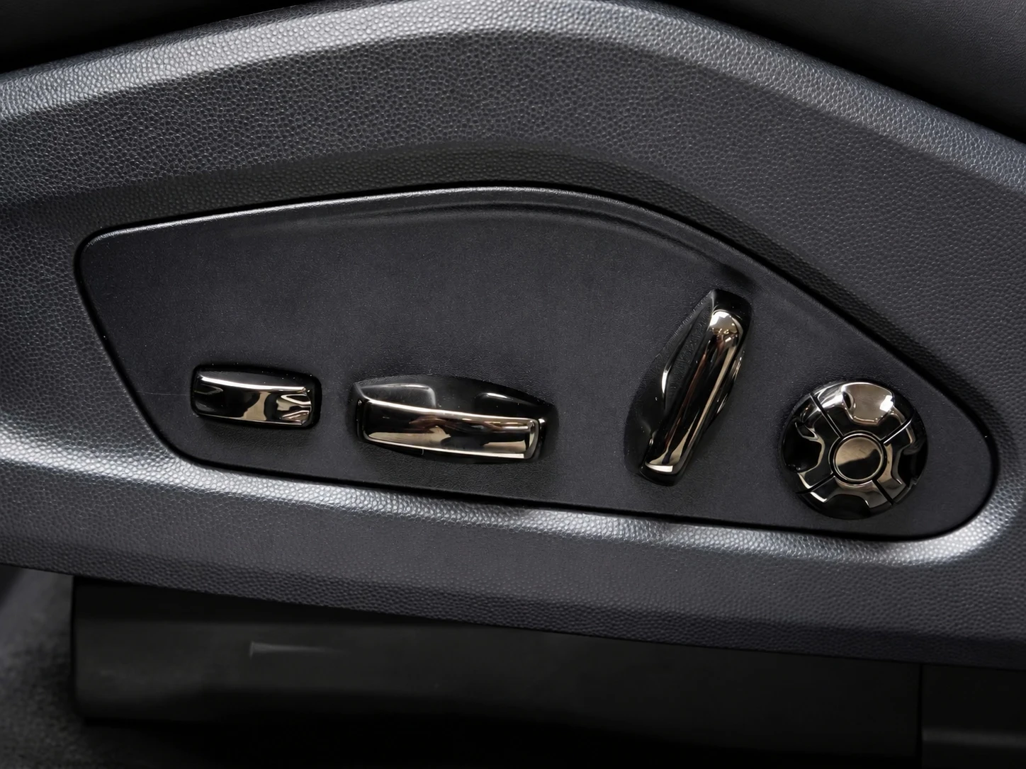 Porsche Cayenne Coupe Electric, снимка 16 - Автомобили и джипове - 56552711