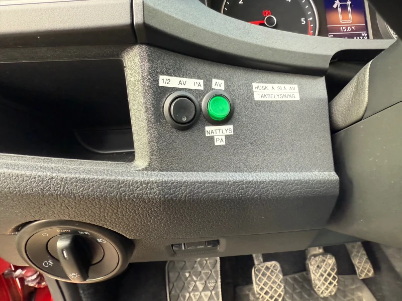 VW Caravelle, снимка 15 - Бусове и автобуси - 52568236