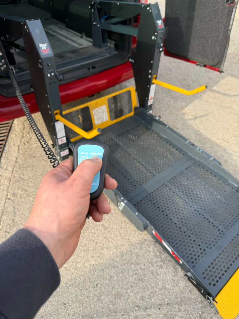 VW Caravelle, снимка 3 - Бусове и автобуси - 52568236