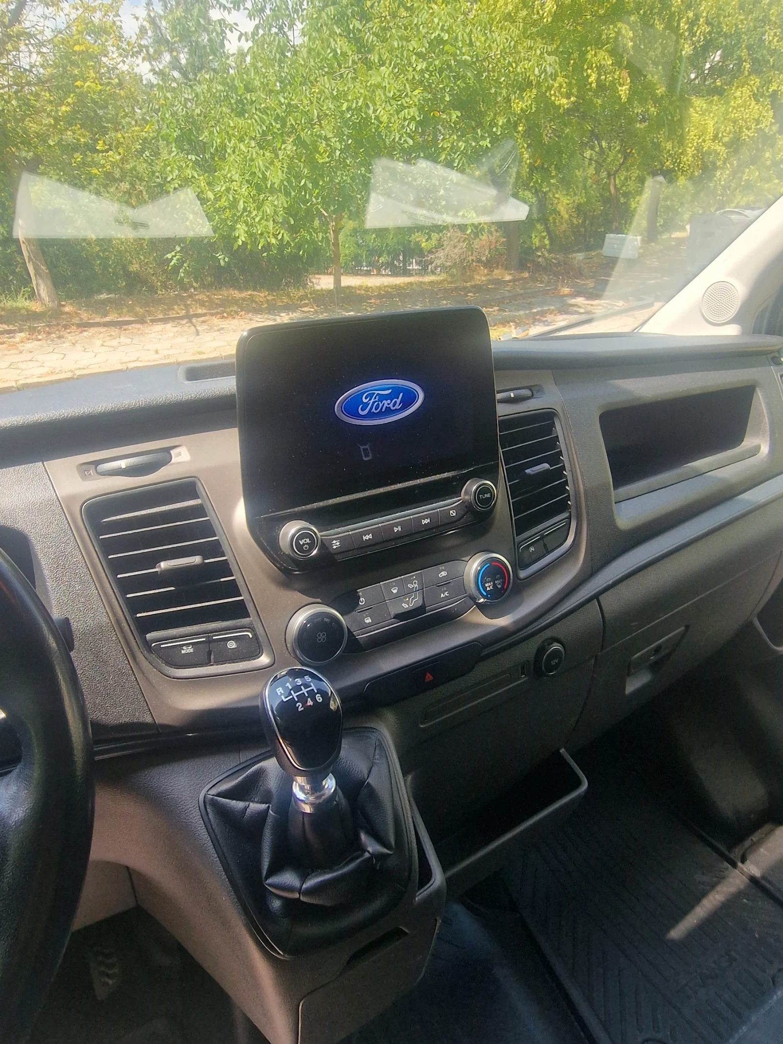 Ford Transit 2.0 170кс Холандия, снимка 8 - Бусове и автобуси - 55374941