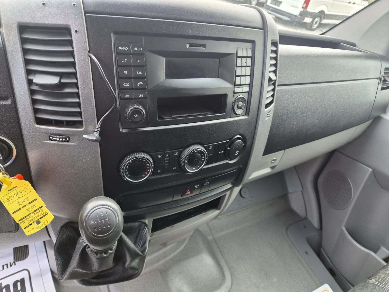 Mercedes-Benz Sprinter 516 CDI* 5 метра* 3 щори* Климатик* До 3.5 тона, снимка 11 - Бусове и автобуси - 56264578