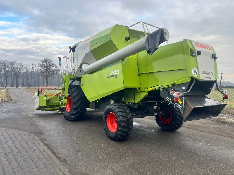 Комбайн Claas AVERO 240 + CLAAS C430 С КОЛИЧКА ЛИЗИНГ, снимка 3 - Селскостопанска техника - 53500909