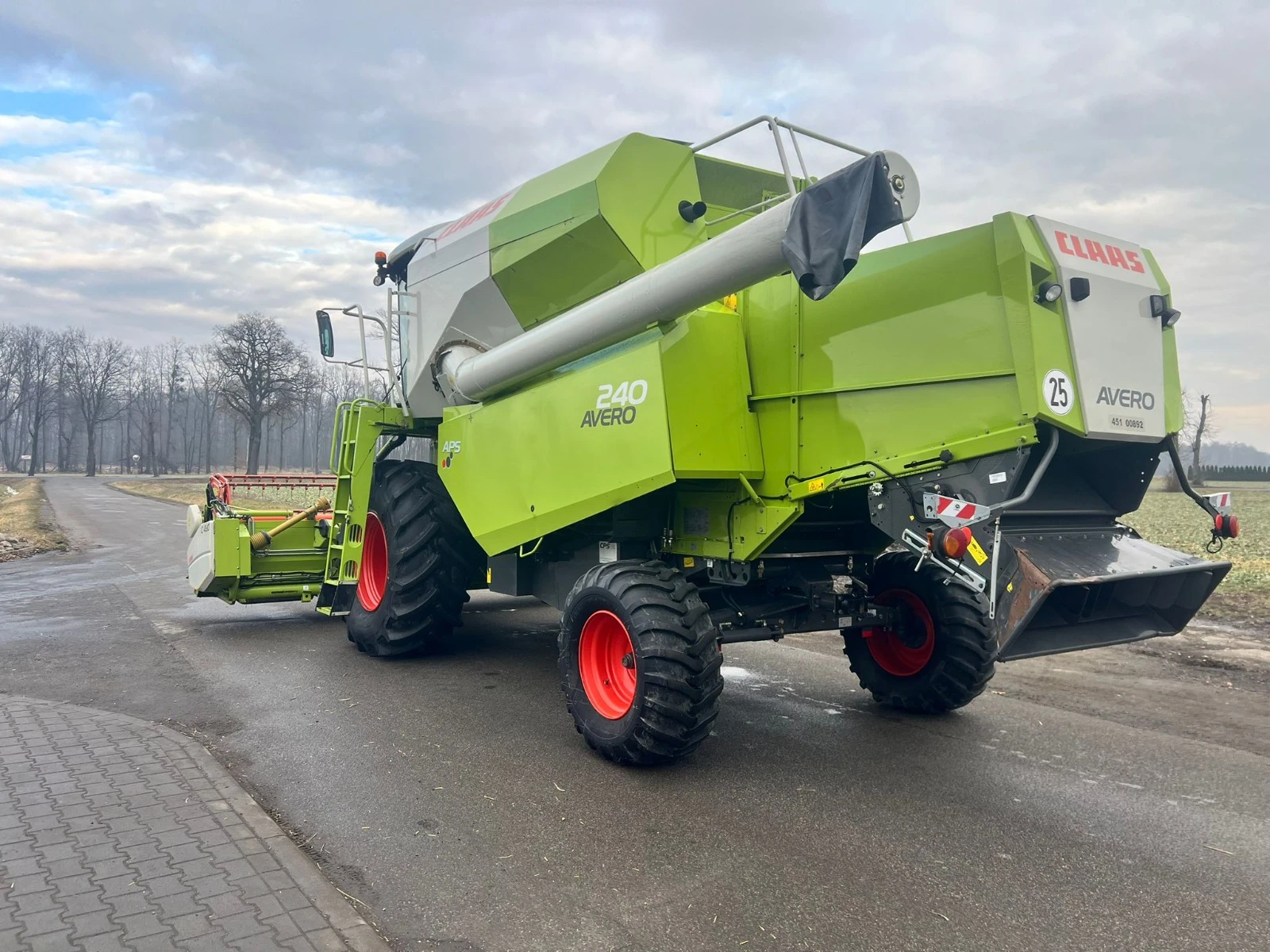 Комбайн Claas AVERO 240 + CLAAS C430 С КОЛИЧКА ЛИЗИНГ - изображение 3