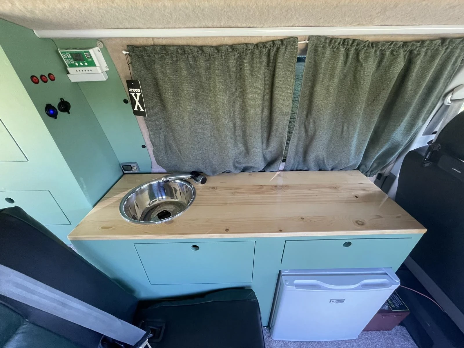 Кемпер VW T5 Camper, снимка 9 - Каравани и кемпери - 54718048