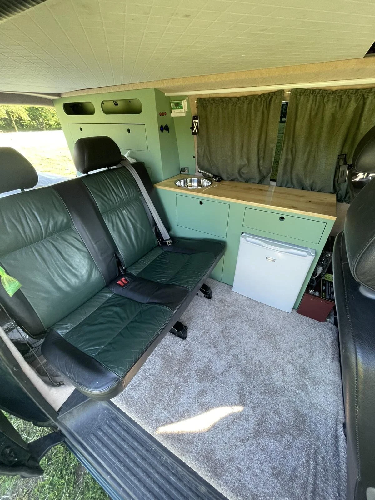 Кемпер VW T5 Camper, снимка 8 - Каравани и кемпери - 54718048