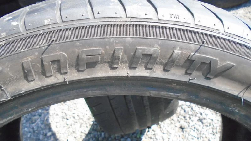 Гуми Летни 215/45R17, снимка 4 - Гуми и джанти - 22370759