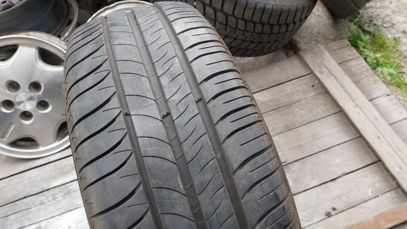 Гуми Летни 215/60R16, снимка 2 - Гуми и джанти - 28767997