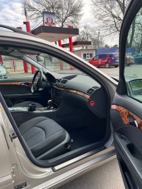 Mercedes-Benz E 320, снимка 9
