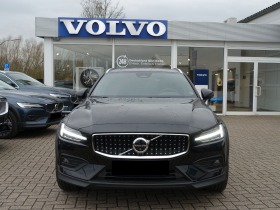 Volvo V60 Cross Country B4 AWD = Plus= Panorama Гаранция, снимка 2 - Автомобили и джипове - 45464212