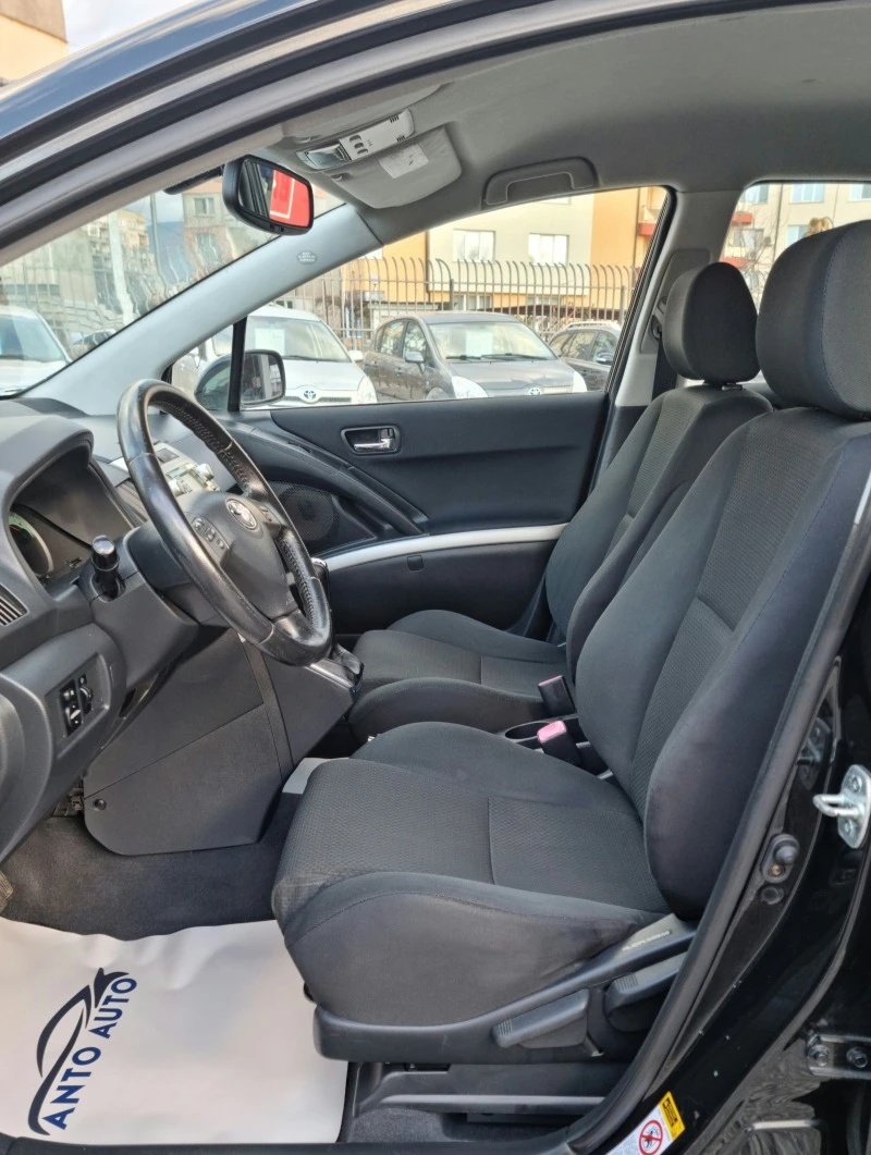 Toyota Corolla verso 1.8 VVT-i, снимка 9 - Автомобили и джипове - 39220191