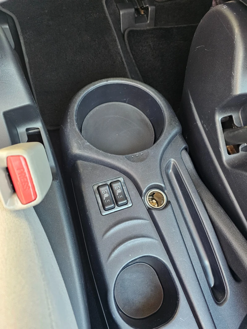 Mitsubishi Grandis 2.4I AUTOMAT, снимка 13 - Автомобили и джипове - 50337067