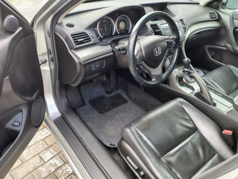 Honda Accord Нов внос Швейцария! Exclusive 2.4, снимка 10 - Автомобили и джипове - 52699299