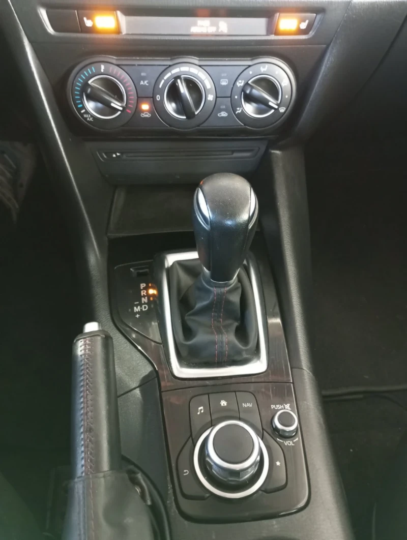 Mazda 3 2.0 skyactiv, снимка 7 - Автомобили и джипове - 52828801