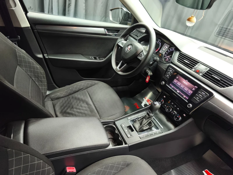 Skoda Superb 2.0TDI Automatic 150k.c E6B, снимка 13 - Автомобили и джипове - 52943391